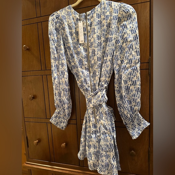 Alice and Olivia Molli Printed Belted Dress - Picture 12 of 13